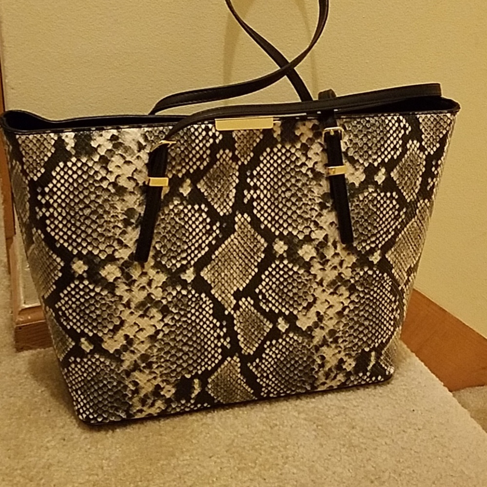 Kelly & Kate Snakeprint tote